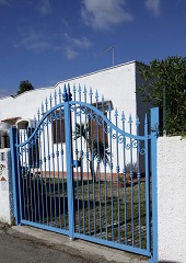 Casa_Milu_Tor_am_Eingang_klein